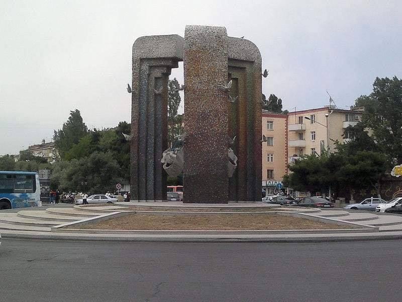 Hamının tanıdığı, az adamın bildiyi meydan: Dakar