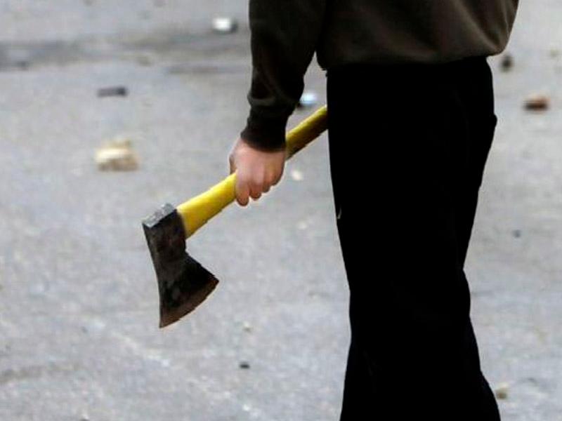 Azərbaycanda 38 yaşlı kişi uşaqlara balta ilə HÜCUM ETDİ