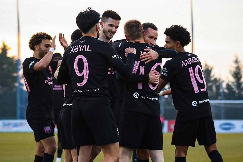 "Sabah" iki futbolçusu ilə yollarını AYIRDI