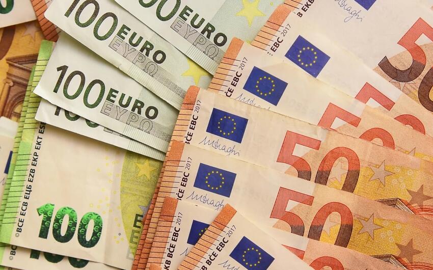 Avro daha da ucuzlaşdı