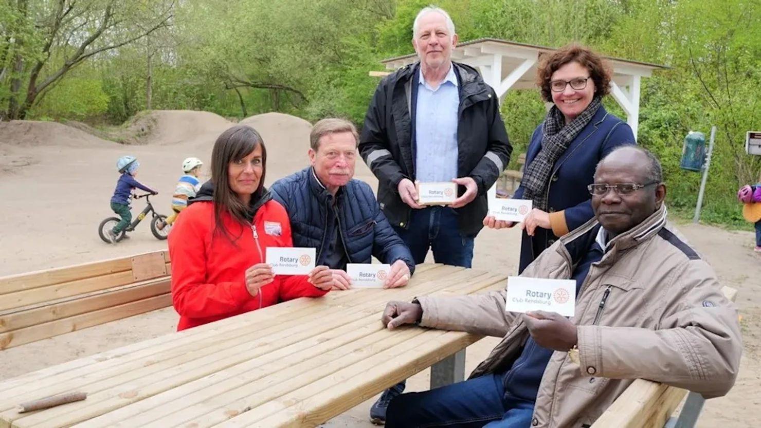 Almaniyalı həkim Afrikanın ən kasıb ölkələrindən birinin kralı oldu