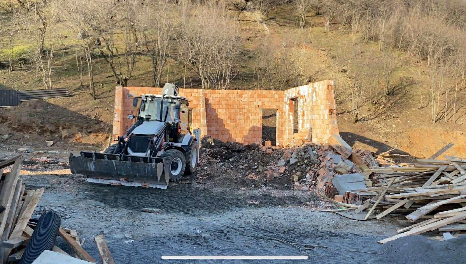Qəbələdə meşə fondu torpağında qanunsuz tikinti aşkarlanıb, qanunamüvafiq tədbirlər görülüb - FOTOLAR