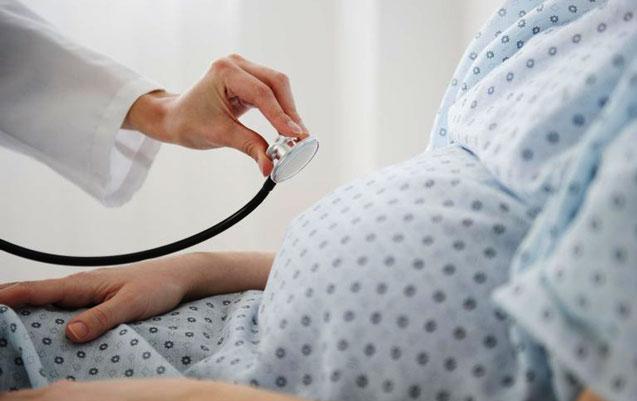 Doğuşdan sonra ölən qadınla bağlı Kliniki Tibbi Mərkəzdən AÇIQLAMA