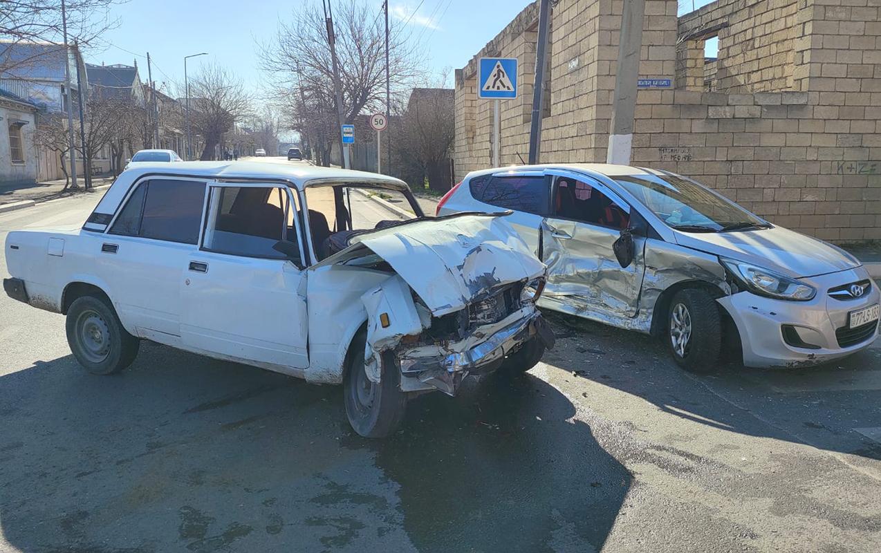 Gəncədə avtomobillər toqquşdu- Yaralılar var