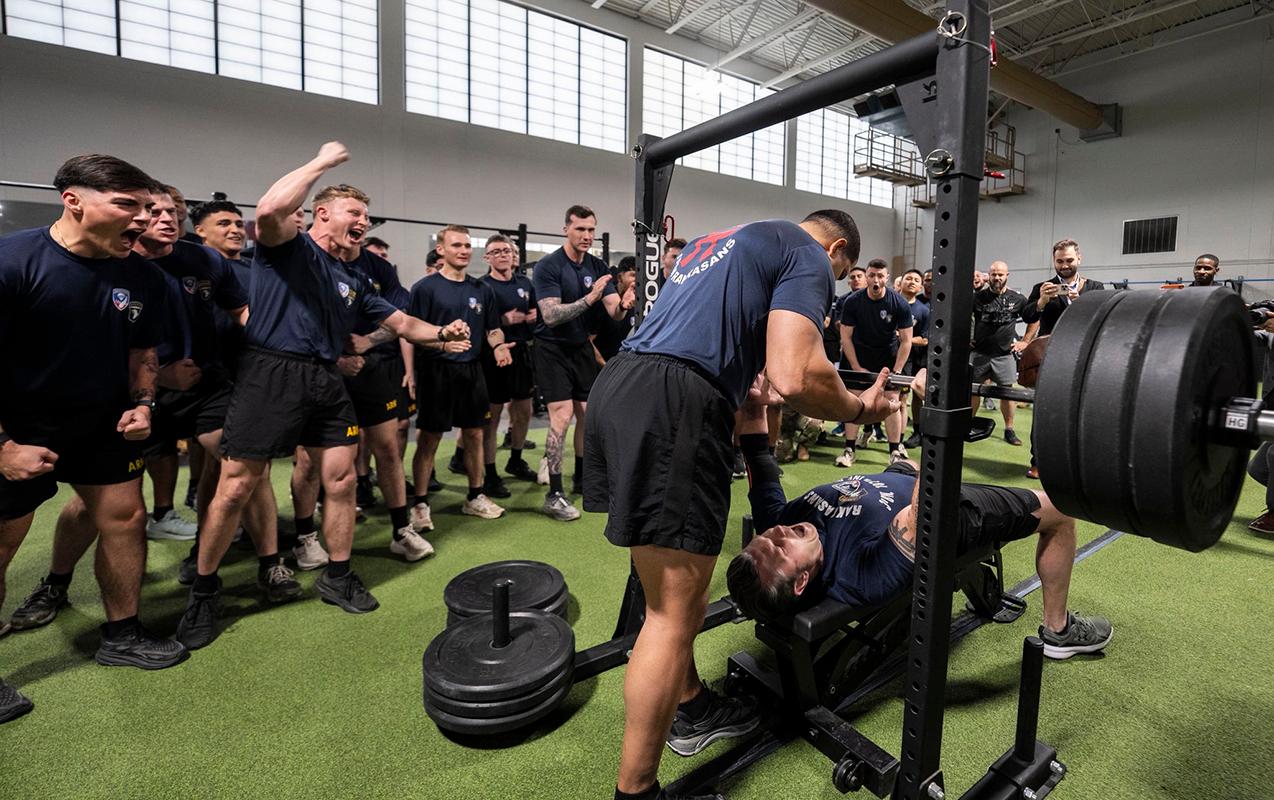 Nazir 143 kq ağırlıq qaldırıb sərt xəbərdarlıq etdi- VİDEO