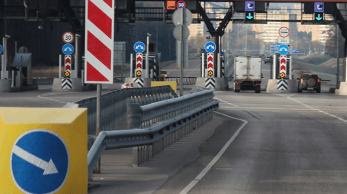 Ödənişli yollarda sürət həddi ilə bağlı qanun qəbul edildi - RƏQƏMLƏR