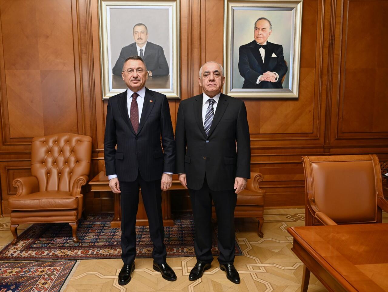 Əli Əsədov Fuat Oktay ilə görüşdü