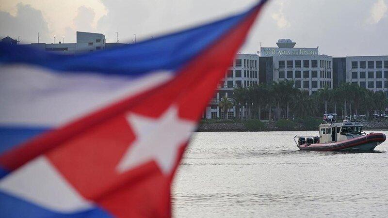 ABŞ bayraqlı kater Küba sularına atəş açdı - Ölənlər var