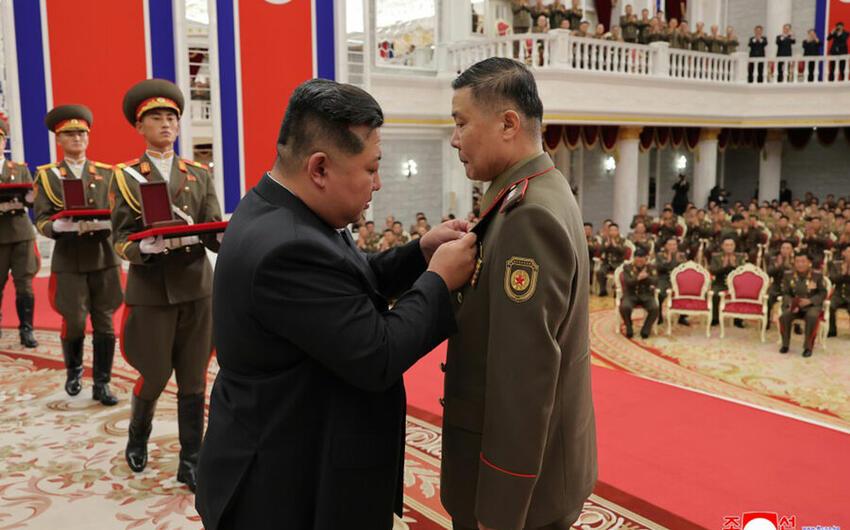 Kim Çen gizli silahların istehsalına başladı