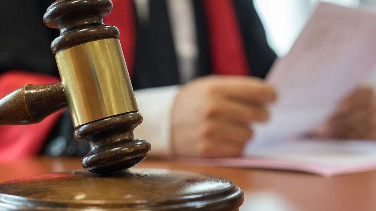 İş saatı dəyişdirilən işçi 30 min manat təzminat aldı