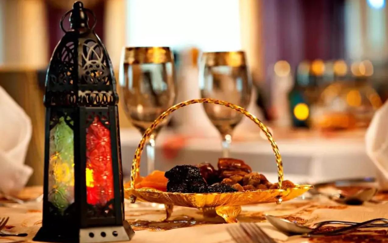 Ramazan ayının onuncu günü: İmsak və iftar vaxtı, günün duası