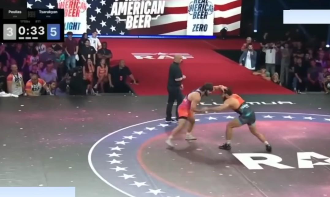 Məğlubiyyətlə barışmadı: Tsarukyan yumruq atdı, arenada kütləvi dava düşdü