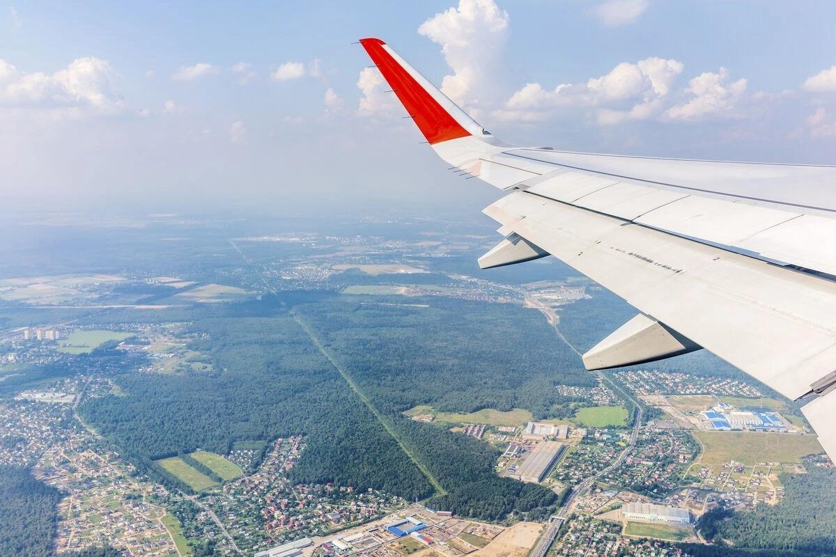 Sərnişinlə dolu təyyarənin havada mühərriki ALOVLANDI - VİDEO