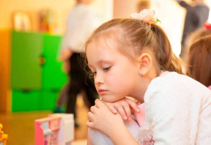 Keçən ay neçə uşaq övladlığa verilib? - RƏSMİ