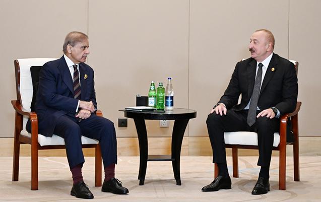 Şahbaz Şərif Prezidentə zəng etdi