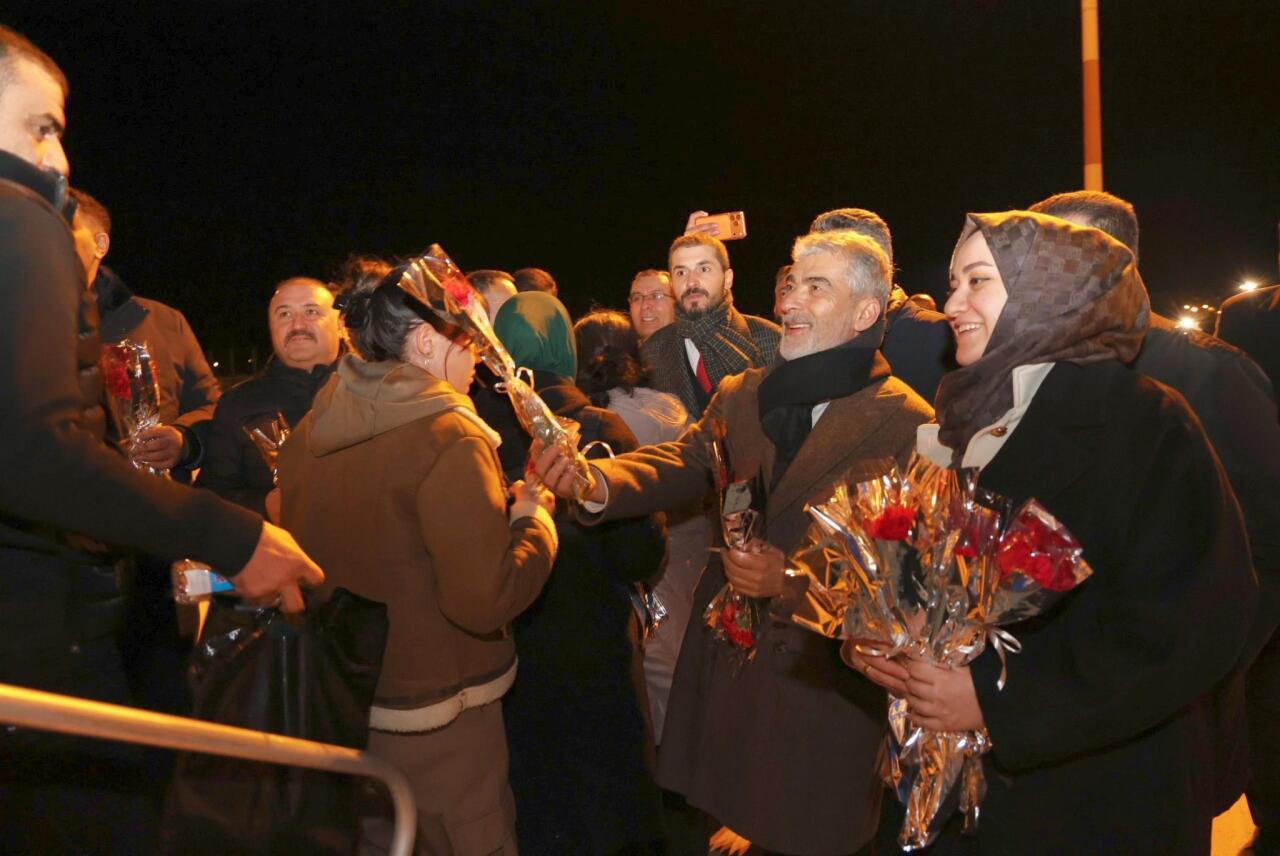 Türkiyədə Azərbaycandan gələn sərnişinlər belə qarşılandı - VİDEO