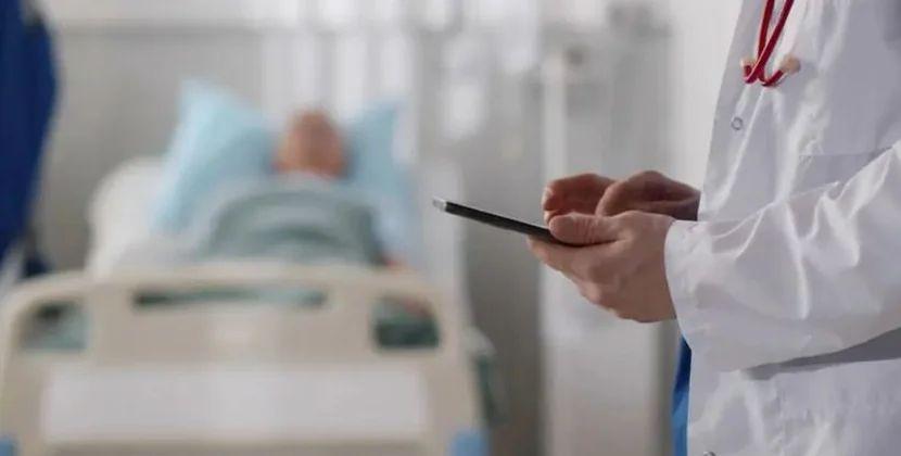 Sadəcə ayaq ağrısı olduğunu düşündü — Həkimlər hələ də sağ olduğuna təəccüblənirlər