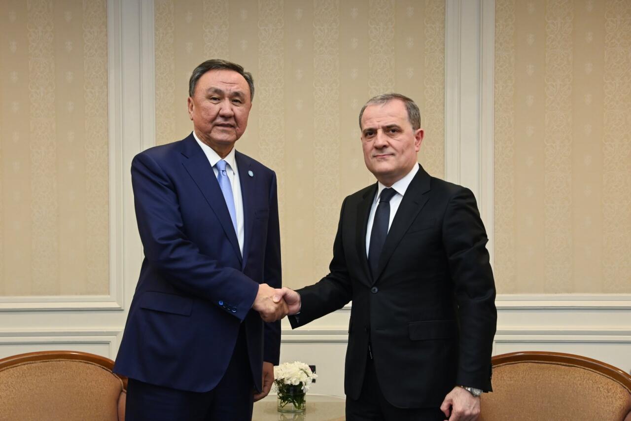 Ceyhun Bayramov TDT Baş katibi ilə İranın hücumlarını müzakirə edib