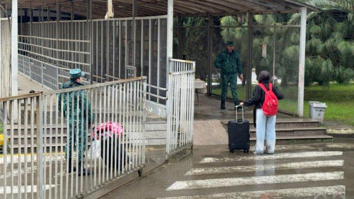 Daha beş nəfər İrandan Azərbaycana təxliyə olundu – FOTO