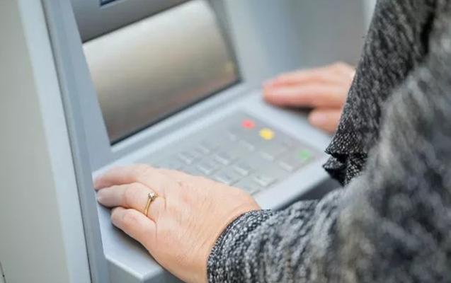 Azərbaycanda bu şəxslərin maaşları ARTIRILIR