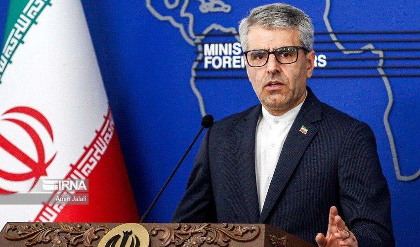 İran XİN rəhbəri: "İkiüzlülüyünüzü gizlədin"