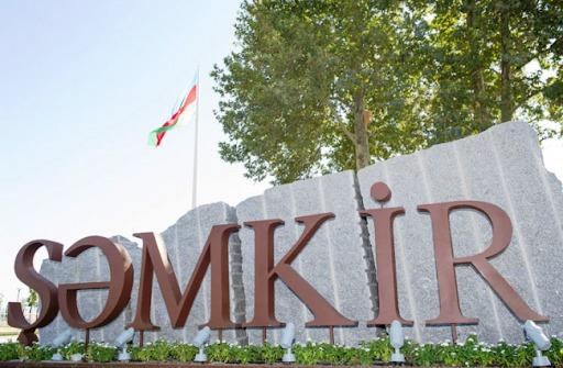 Şəmkirdə avtomobildən kişi meyiti TAPILDI