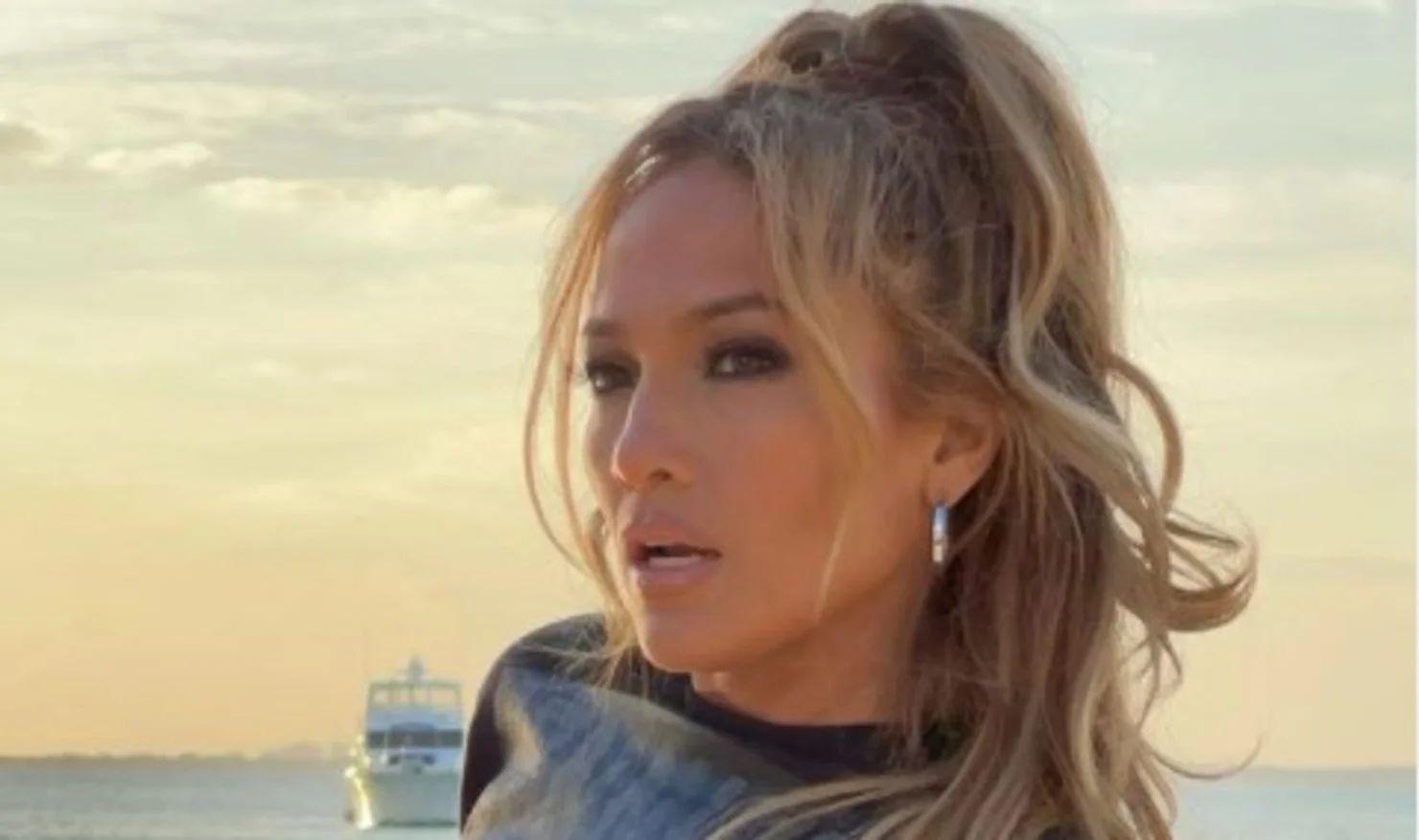 Cennifer Lopez şəxsi həyatı haqqında açıqlama verib