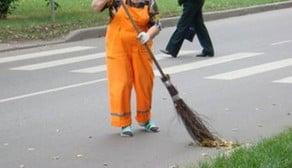 Bakıda süpürgəçini maşın vurub öldürdü