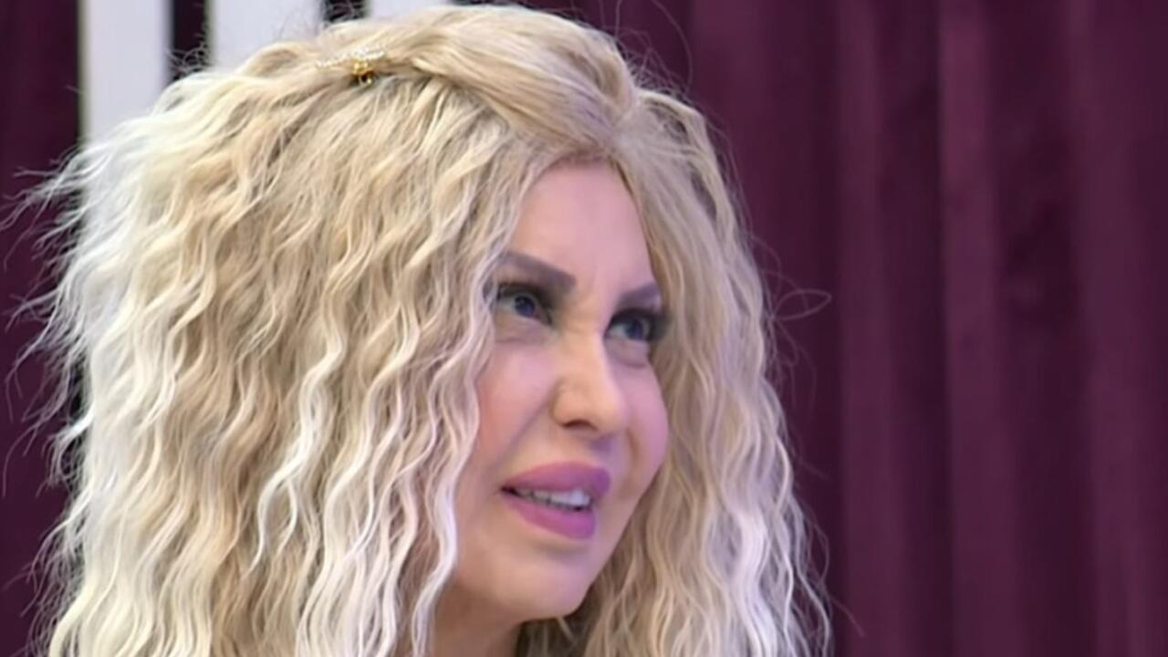 Kəmalə Günəşliyə cavab verdi: "Sən kimsən ki..."