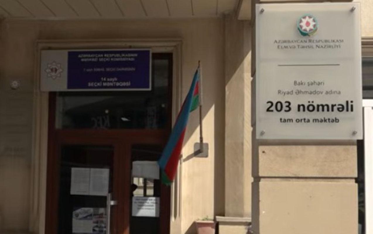 Bakıda məktəbdə şagirdlər arasında bıçaqlanma- Video