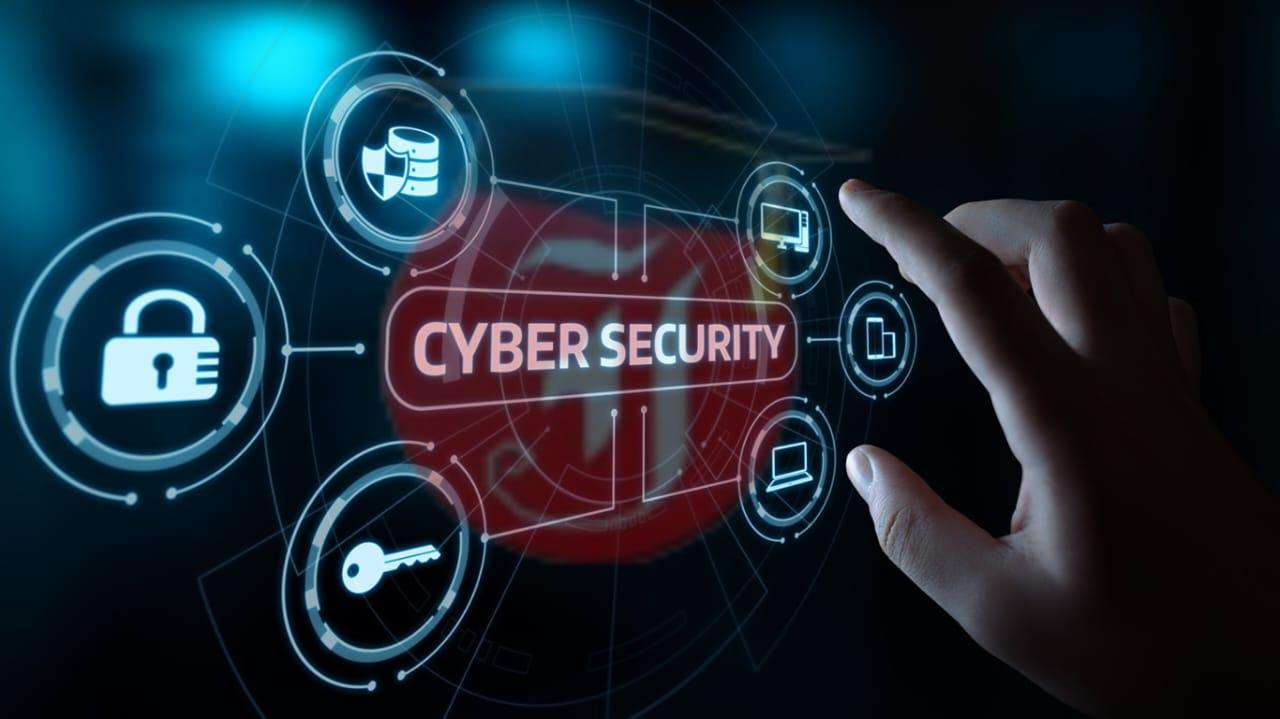 Keçmiş kəşfiyyatçı hakerlərin tələsinə düşdü