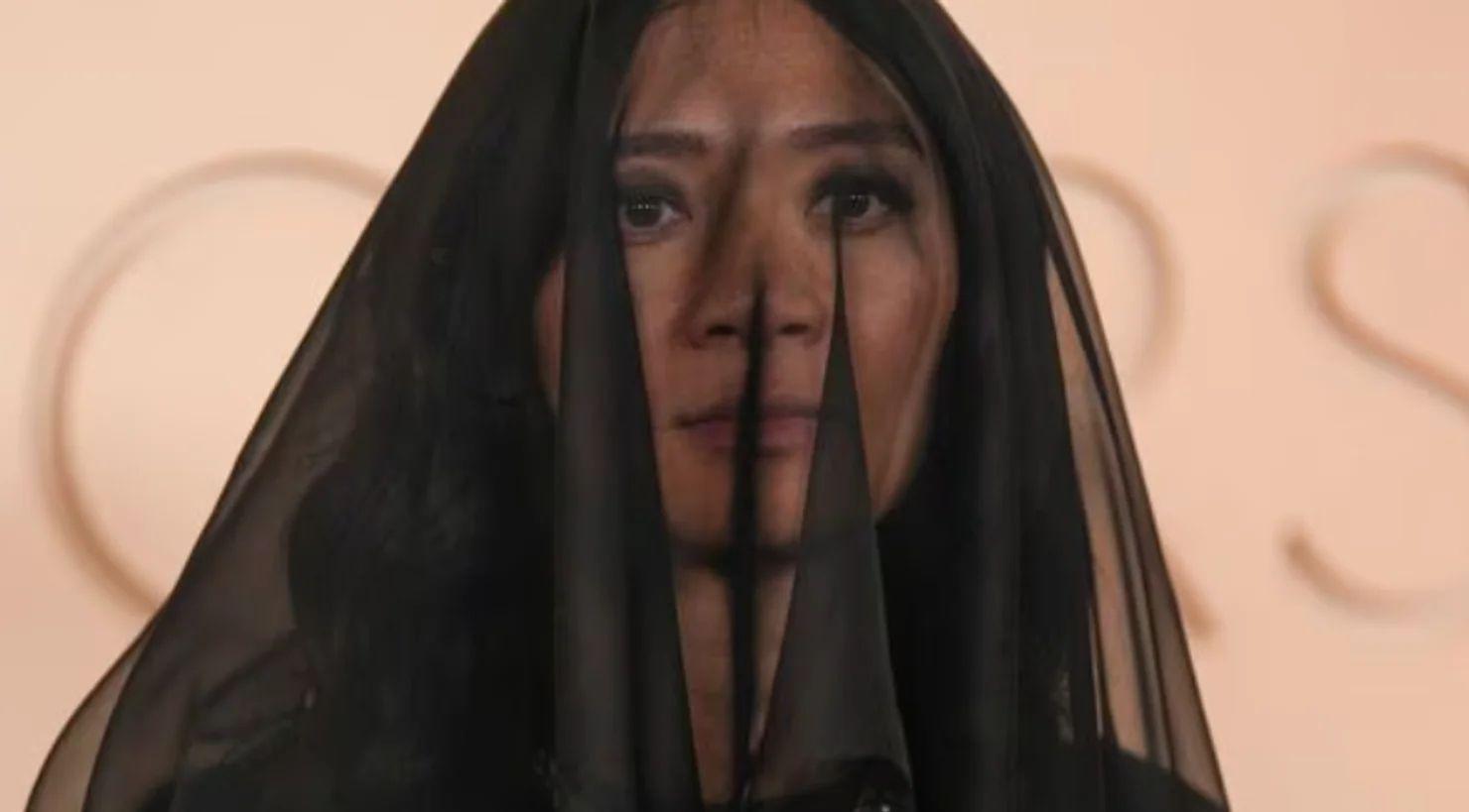 "Oskar" mükafatı qalibi mərasimə yas geyimində gəldi