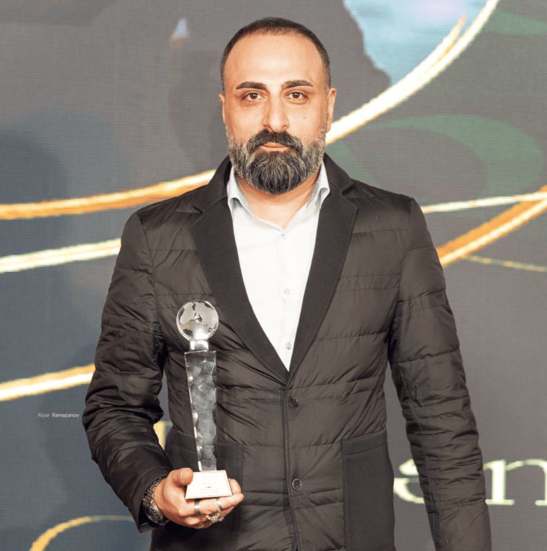 Elşən Gəncəvi Tural Ələkbərova məxsus "Global Red Carpet 2026" konsepsiyasının iştirakçısı olub və xüsusi mükafata layiq görülüb