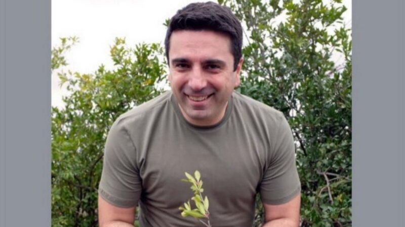 "Ağdamda şəkil çəkdirməyim səhv idi" - Simonyan