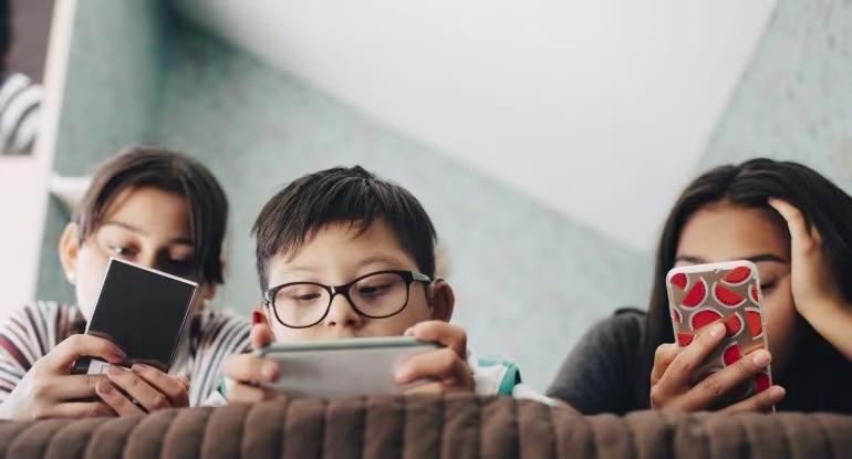 Uşaqların telefon asılılığının qarşısını necə almaq olar?