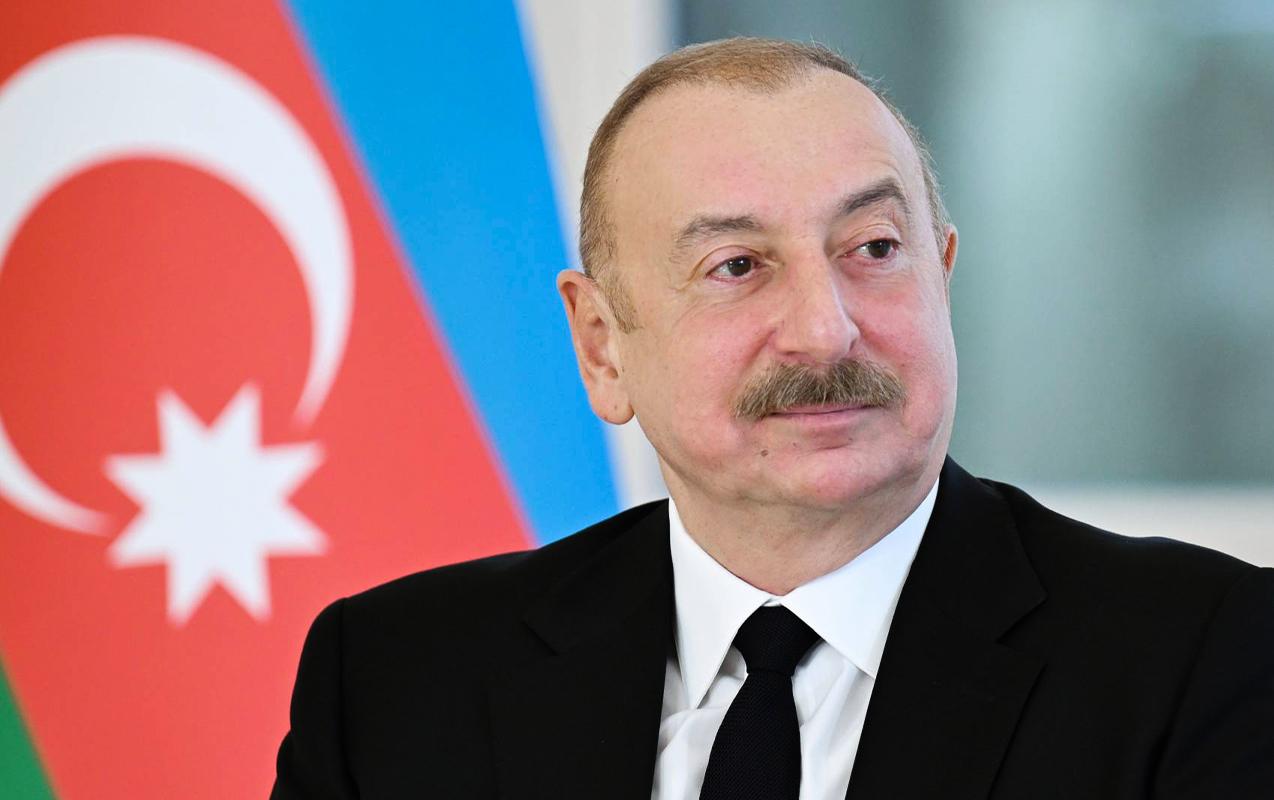 Prezident həmkarını təbrik etdi