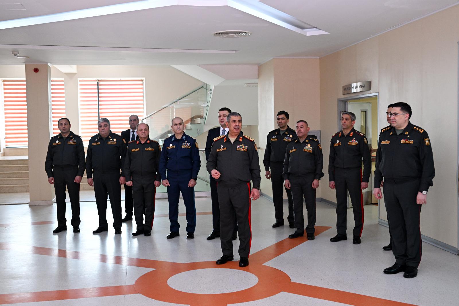 Müdafiə Nazirliyinin rəhbərliyi hərbi hospitalda olub