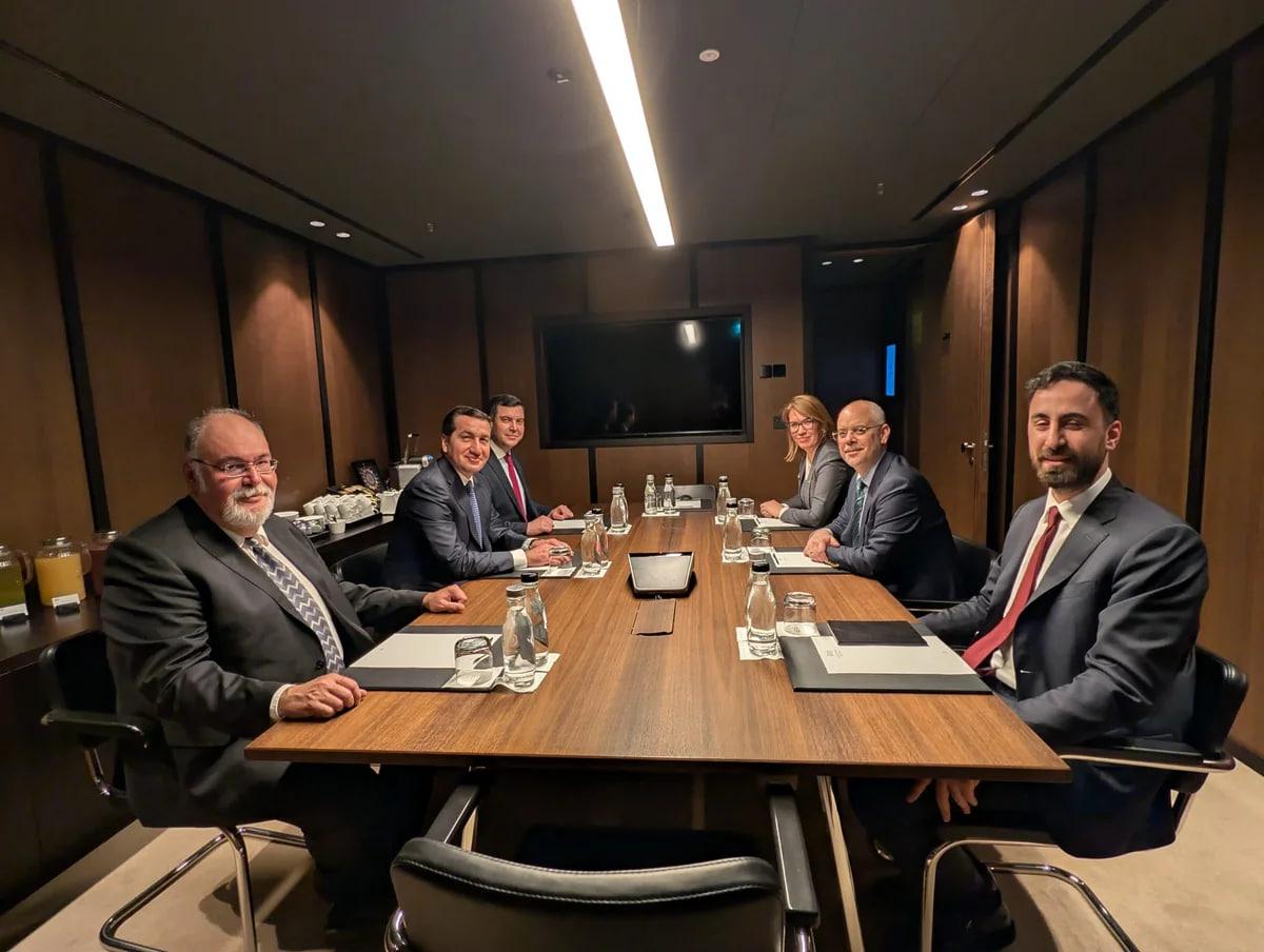 Hikmət Hacıyev Ərdoğanın baş müşaviri ilə GÖRÜŞDÜ: Nələr müzakirə edildi? - FOTO