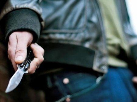 34 yaşlı kişi bıçaqlandı: 17 yaşlı oğlan saxlanıldı