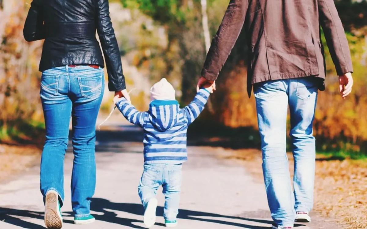 Azərbaycanda 856 uşaq övladlığa verilib