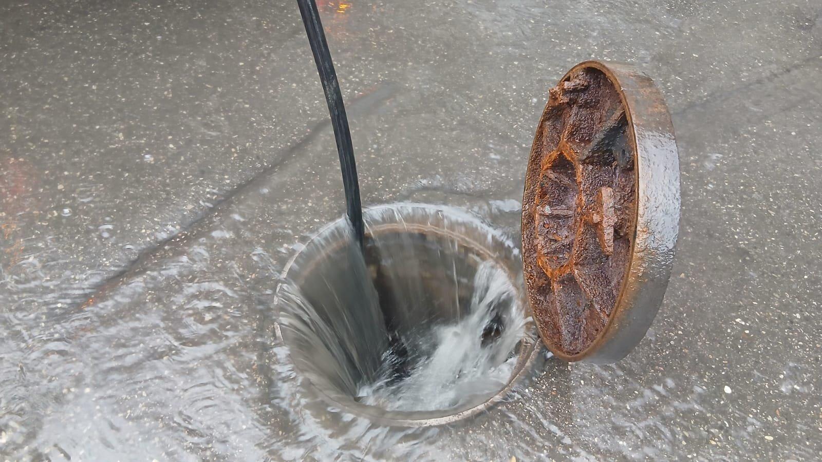 Bu ərazi yağış sularından təmizləndi -Video