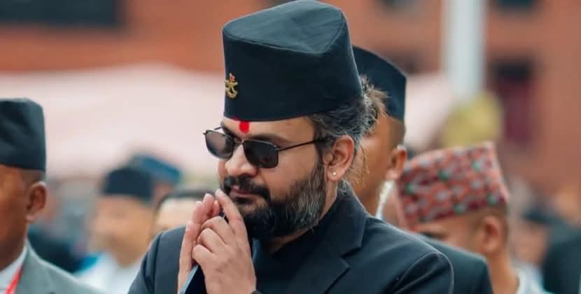 Keçmiş reper baş nazir seçildi