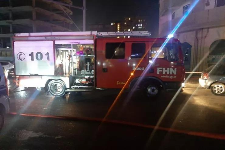 Yaşayış binasında YANĞIN: sakinlər təxliyyə edilib