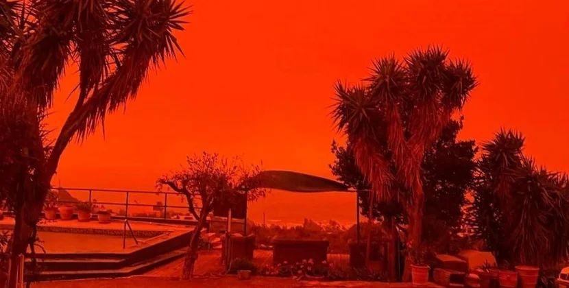 Toz fırtınası səmanı qırmızı rəngə boyadı