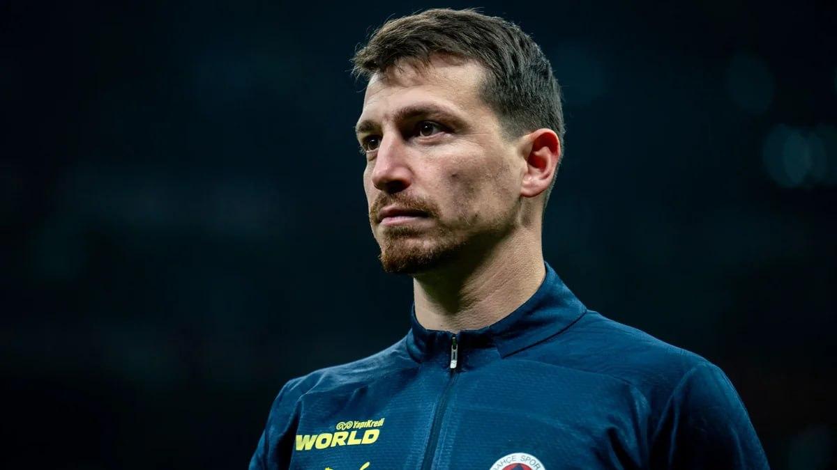 "Fənərbağça"nın futbolçusu sərbəst buraxıldı