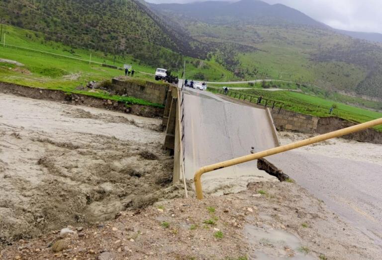 Siyəzəndə körpü uçdu