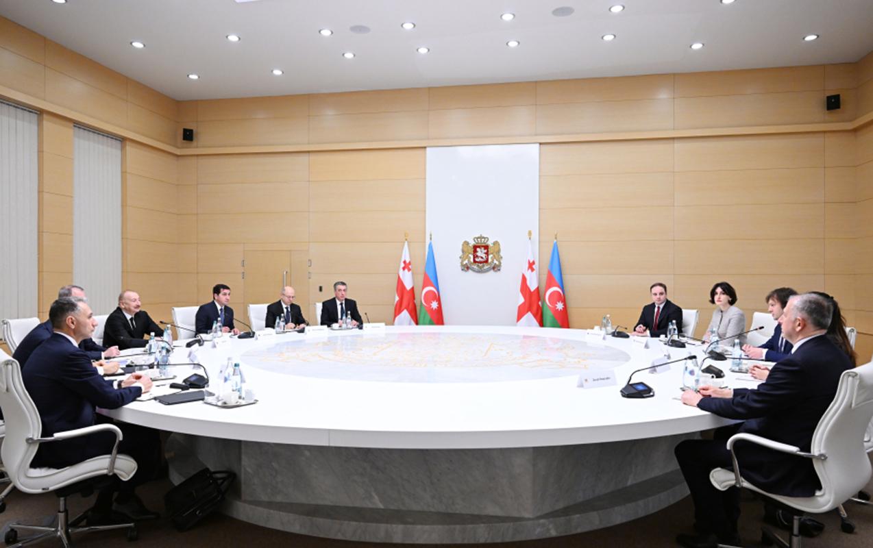 Prezidentin Kobaxidze ilə geniş tərkibdə görüşü- Fotolar