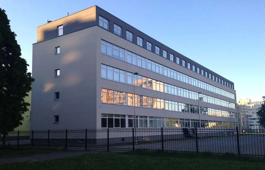 Gimnaziyadan 1200 nəfər təxliyə edilib