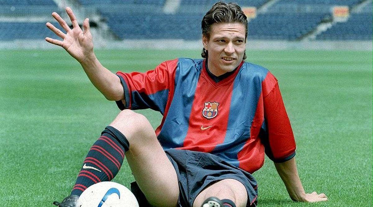 Əfsanəvi futbolçu 55 yaşında futbola qayıdır