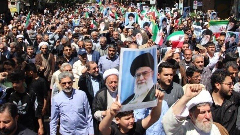 İranda qadınlar silahlanır - FOTO